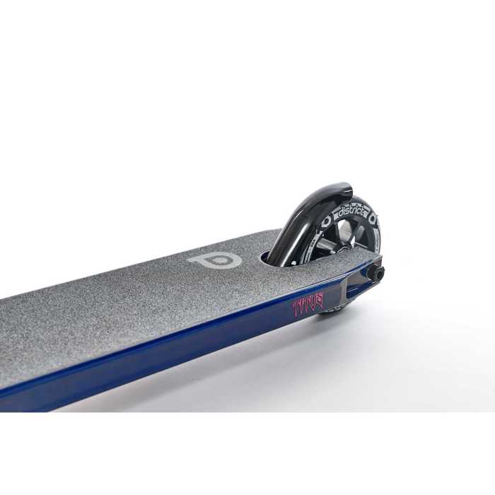 District Titus Scooter - Gloss Blue/Black District Titus Patini - Gloss Blue/Black